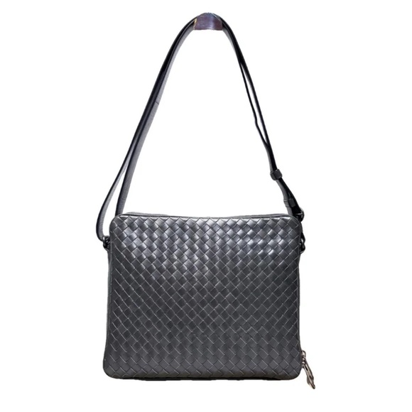Stylish BOTTEGA VENETA intrecciato Woven Shoulder Bag in Grey - Picture 1 of 7